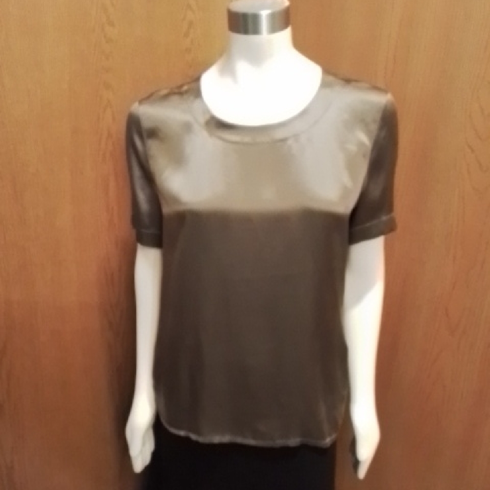 Escada Women's 100% Silk Green Short-sleeved Blouse, Size 38 (EU).